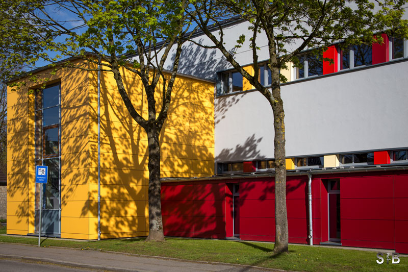 Schulgebäude der OGGS Mausbach. Foto: Stefan Bauer.