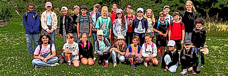 Die Waschbären auf Entdeckungstour – Flip-Wiesenexkursion in der Naturerlebniswerkstatt Alsdorf